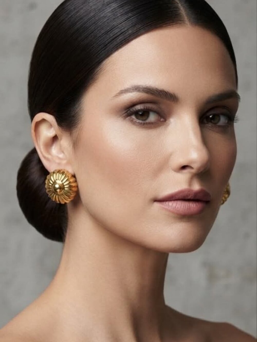 Vintage Trifari Gold-Tone Ribbed Button Clip Earrings